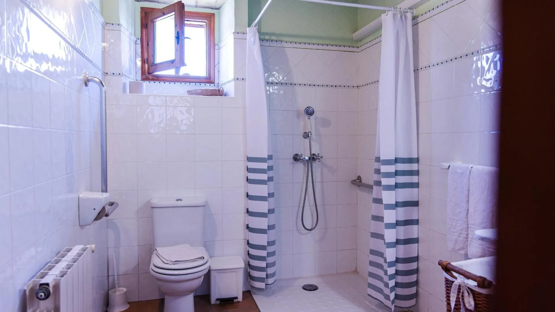 Agroturisme Sant Dionis Campllong 0*,  İspanya