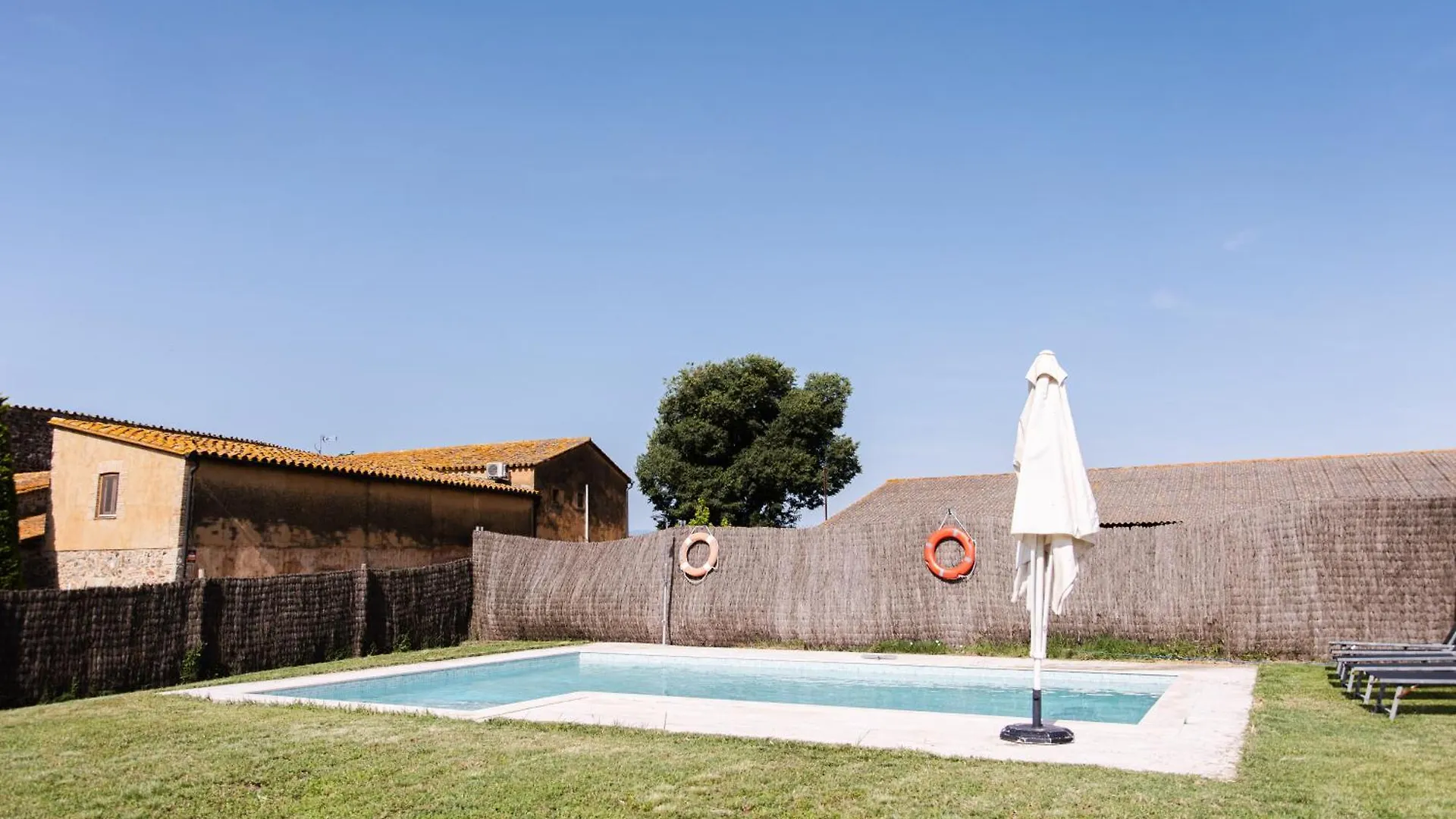 Country house Agroturisme Sant Dionis Campllong Spain