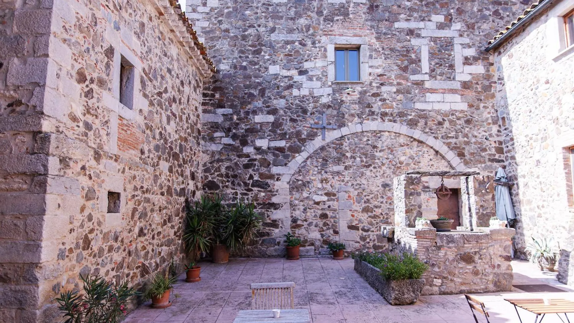 Agroturisme Sant Dionis Campllong Spain